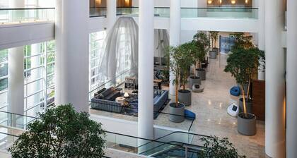 Renaissance Schaumburg Convention Center Hotel