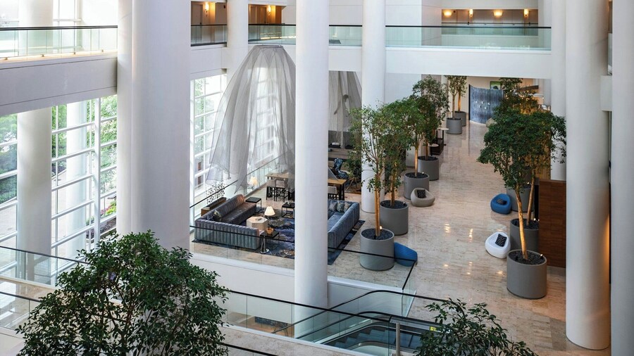 Renaissance Schaumburg Convention Center Hotel