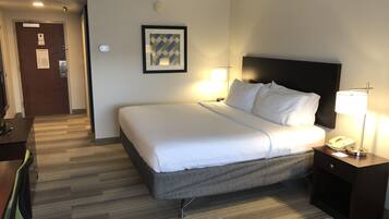 Habitación estándar, 1 cama de matrimonio grande, vistas a la montaña (Mountain View) | Escritorio, cortinas opacas, tabla de planchar con plancha y cunas