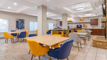 Free daily buffet breakfast