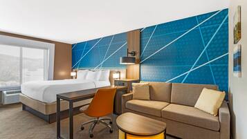 Standard Room, 1 Katil Raja (King), Non Smoking | Meja, langsir/tirai gelap terus, seterika/papan seterika