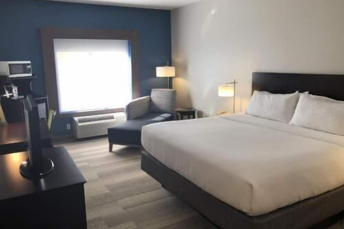 Desk, blackout drapes, iron/ironing board, cribs/infant beds