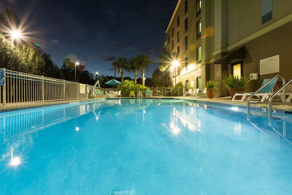 Outdoor pool, pool umbrellas, sun loungers