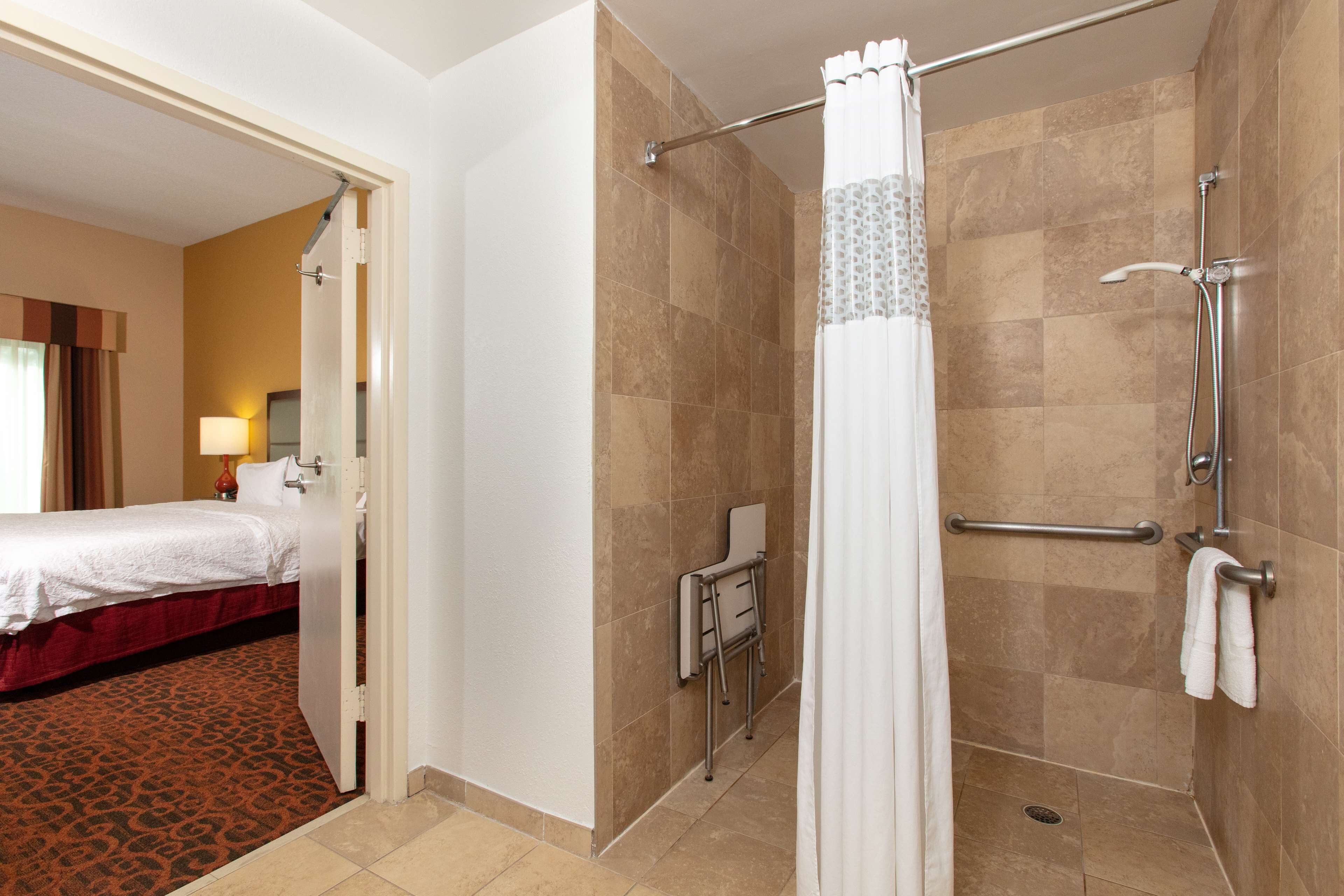 studio, accessible, non smoking | bathroom shower