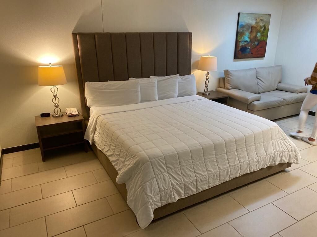 Estudio, 1 cama King size, acceso para personas con movilidad reducida | Ropa de cama de alta calidad y minibar 