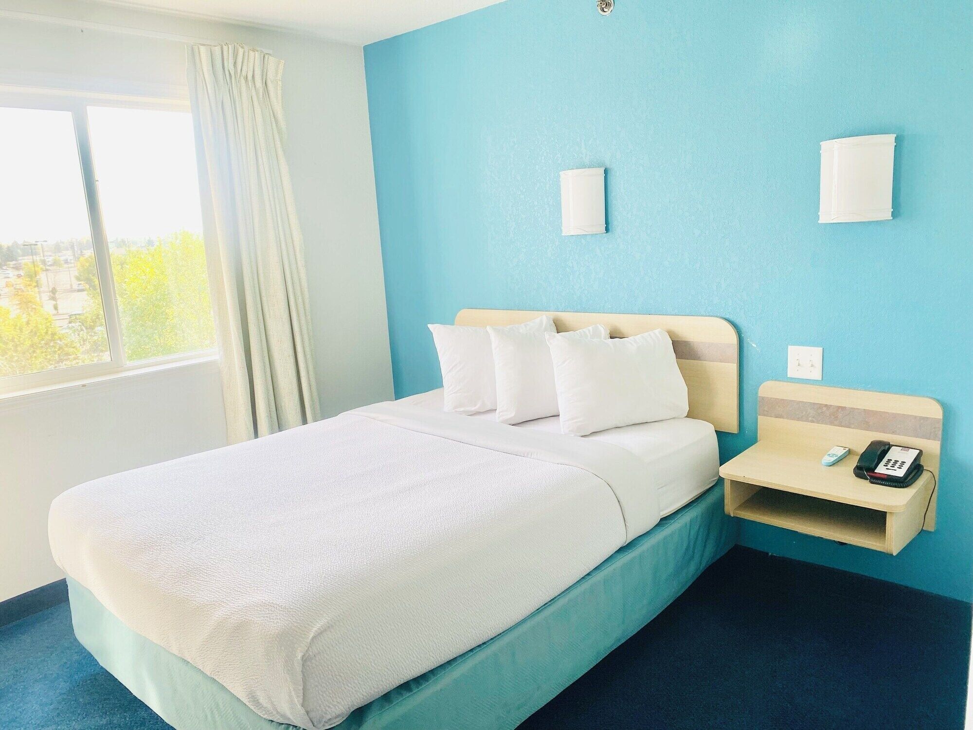 Bureau, Wi-Fi gratuit, draps fournis