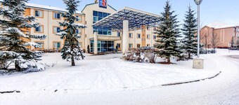 Motel 6 Red Deer, AB