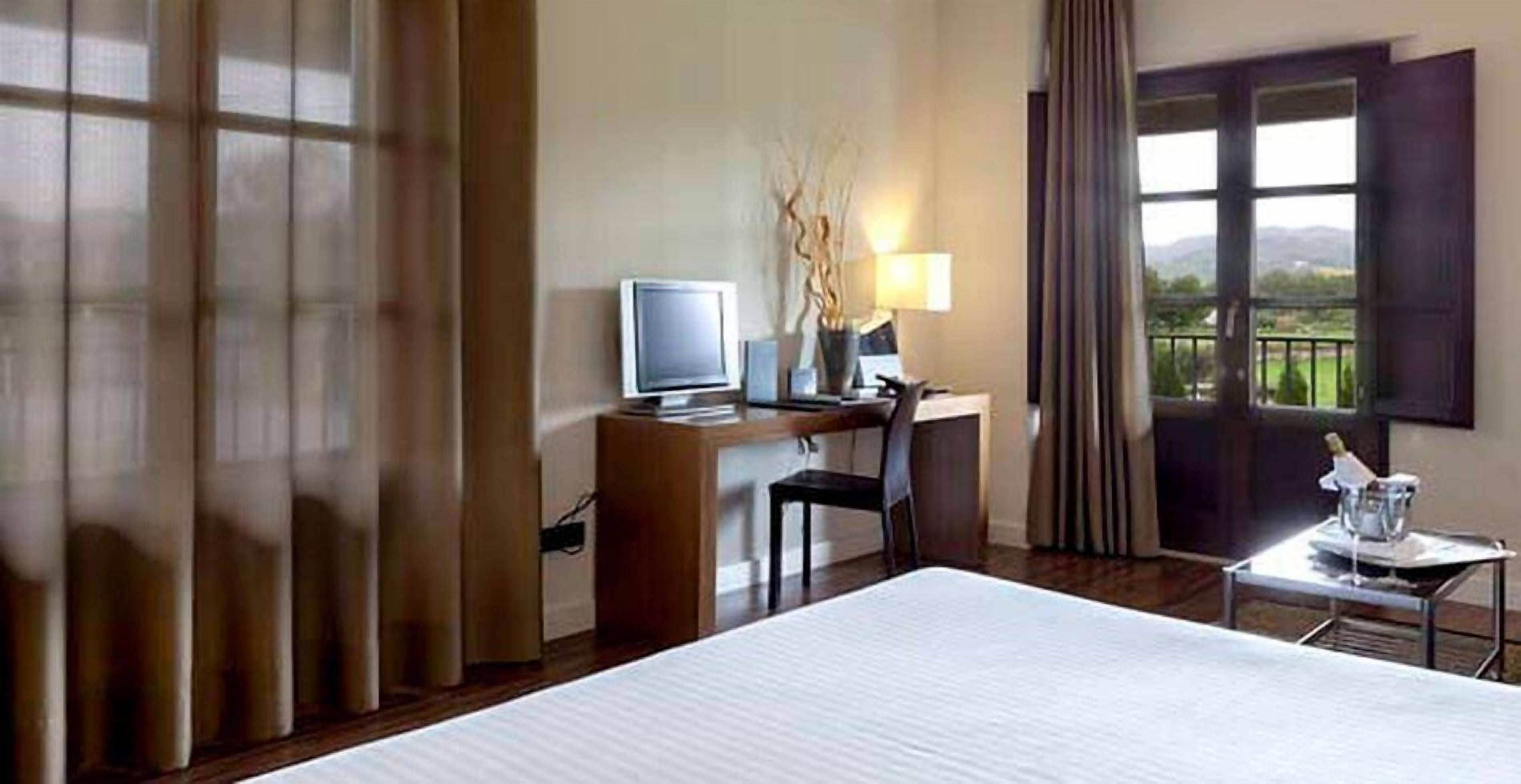 Minibar, in-room safe, desk, soundproofing