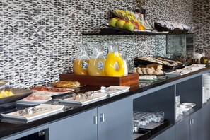 Daily buffet breakfast (EUR 13 per person) - Eurostars Vila de Allariz Hotel Balneario (Allariz)