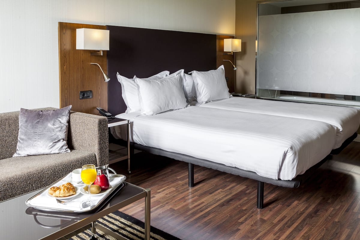 Minibar, in-room safe, desk, soundproofing