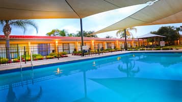 Outdoor pool, sun loungers