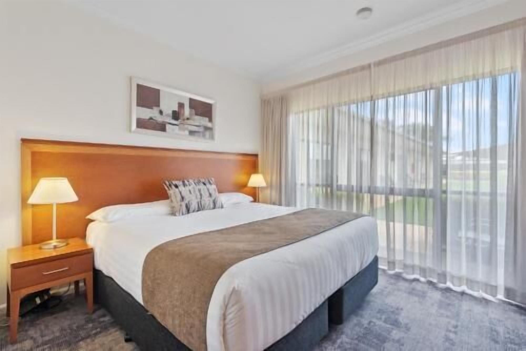 Bar mini, kalis bunyi, seterika/papan seterika, Wi-fi percuma 