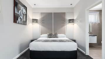 One Bedroom Apartment | Minibar, soundproofing, iron/ironing board, free WiFi