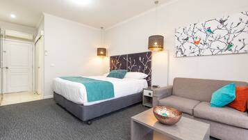 King Executive Room | Minibar, soundproofing, iron/ironing board, free WiFi