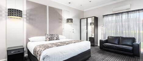 Habitación ejecutiva, 1 cama King size, para no fumadores | Minibar, insonorización, tabla de planchar con plancha y wifi gratis