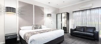 Comfort Inn Deakin Palms
