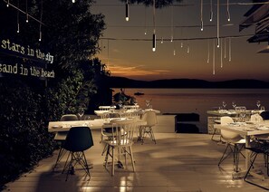 3 restaurants, breakfast, lunch, dinner served; Mediterranean cuisine - Ekies All Senses Resort, a Member of Design Hotels (Sithonia)