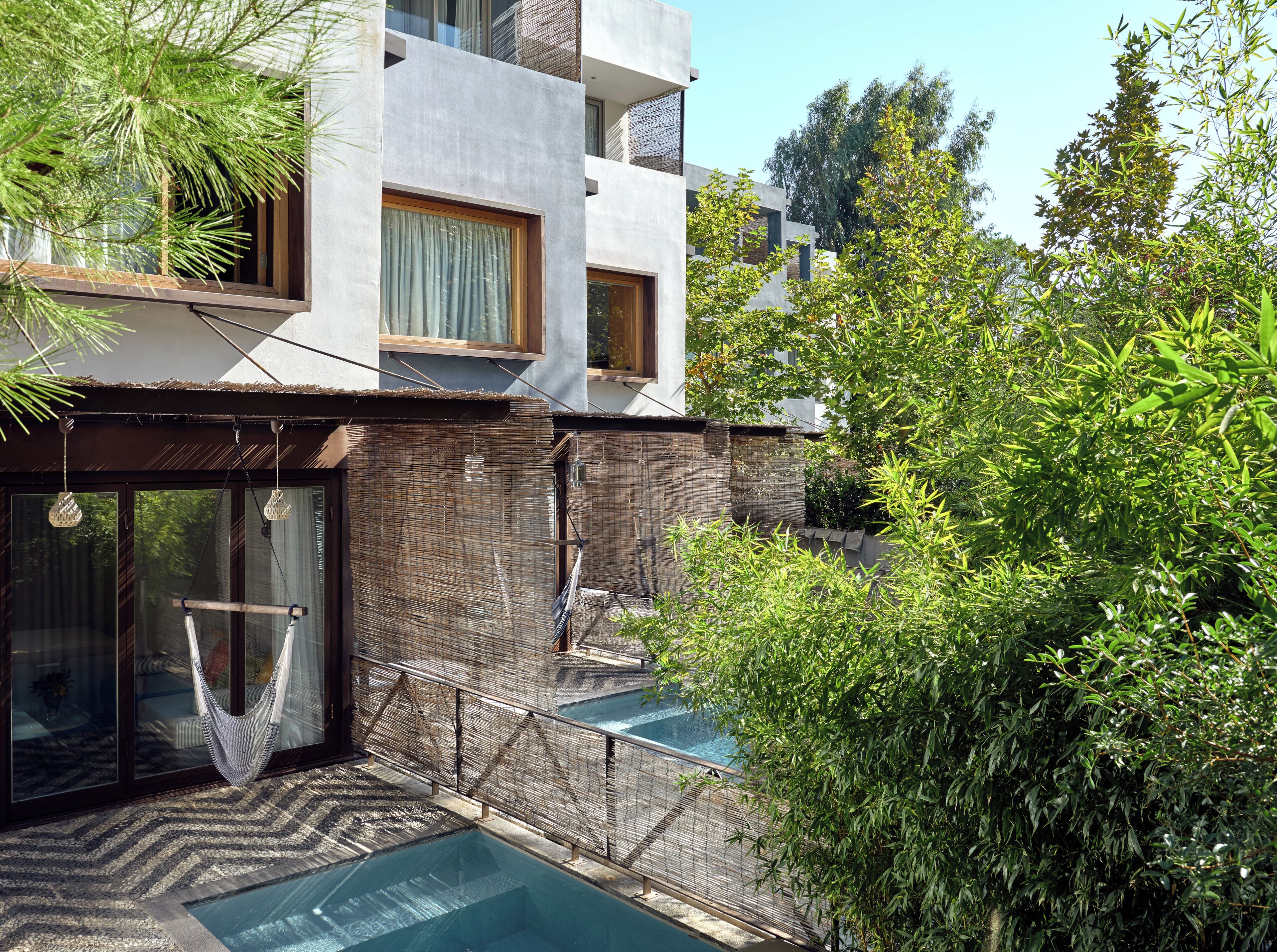 One Bedroom Pool Suite | Minibar, caja fuerte, escritorio y wifi gratis