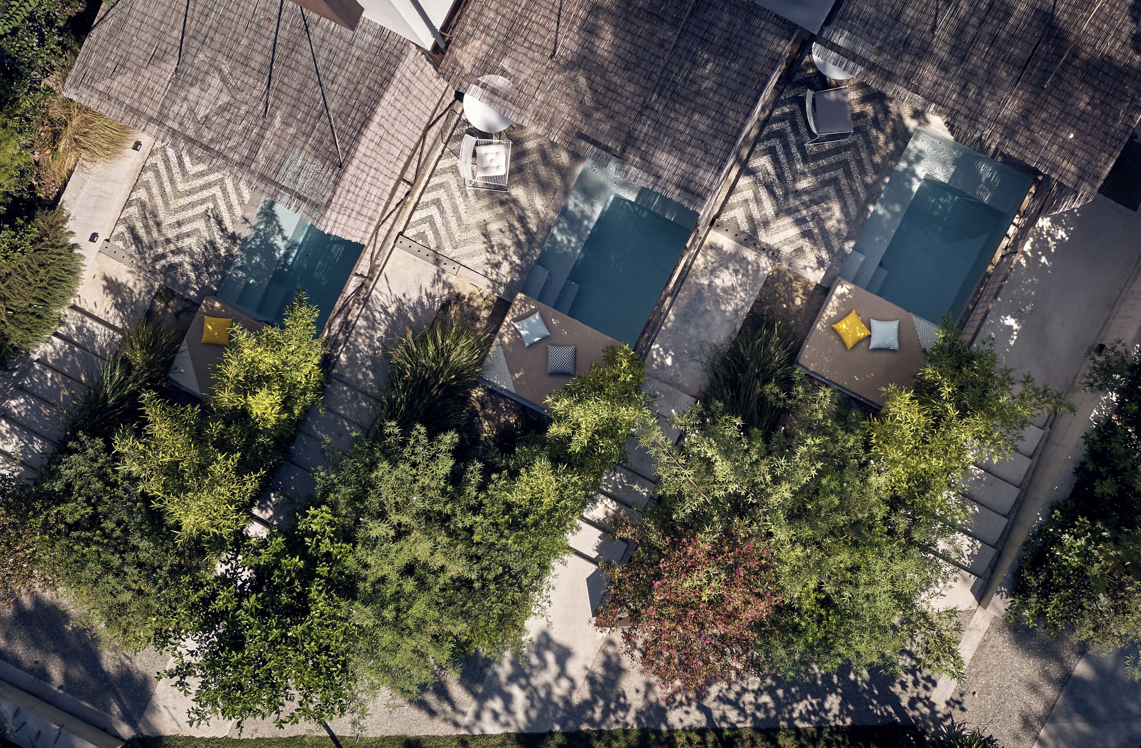 One Bedroom Pool Suite | Minibar, coffres-forts dans les chambres, bureau, Wi-Fi gratuit