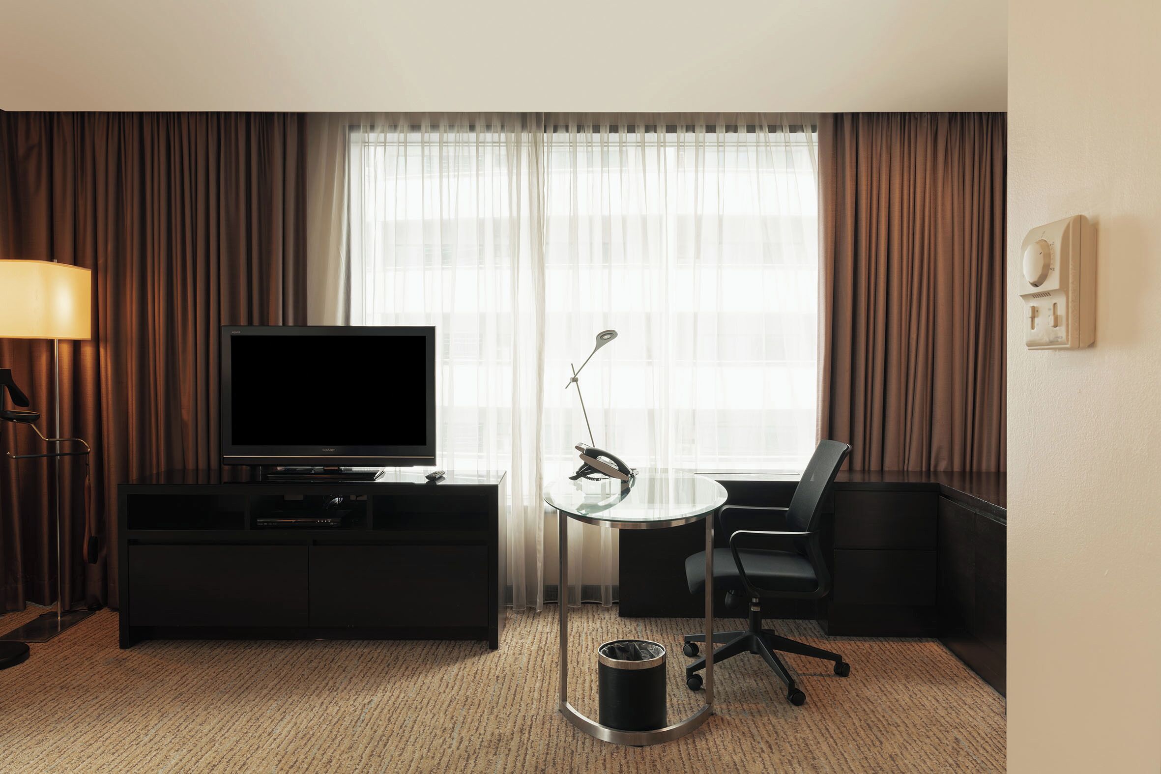 club room | 1 bedroom, minibar, in-room safe, blackout curtains