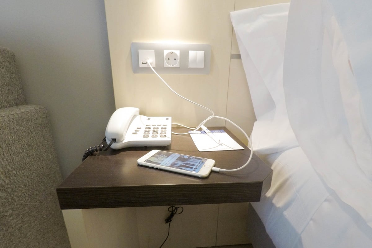 Caja de seguridad en la habitación, escritorio y insonorización