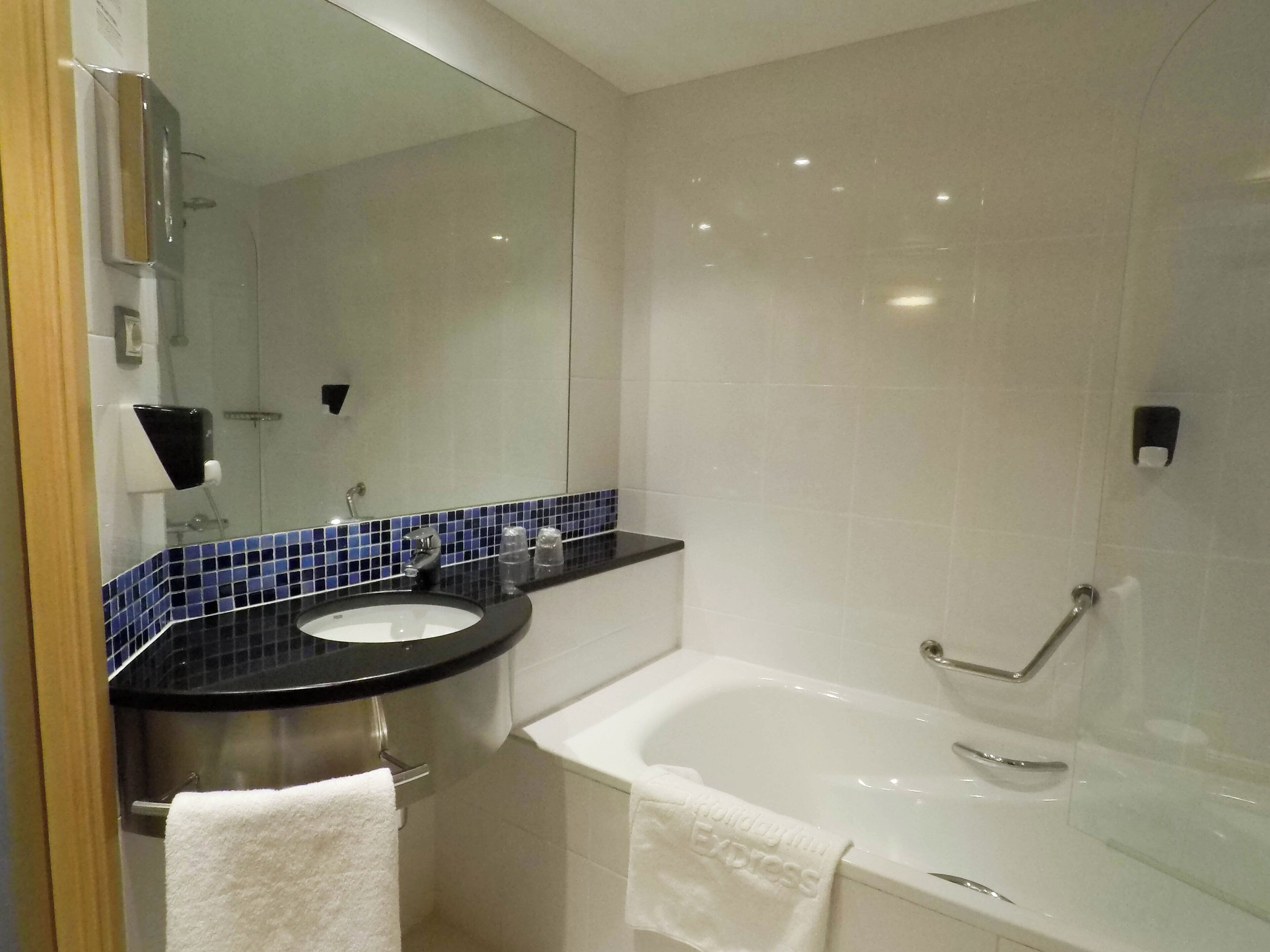Photo - Holiday Inn Express Pamplona by IHG