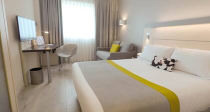 Holiday Inn Express Pamplona, an IHG Hotel