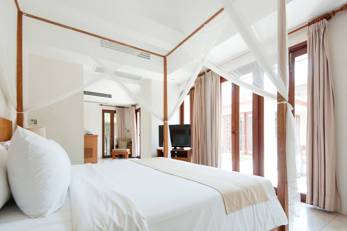 Two Bedroom Deluxe Pool Villa | In-room safe, desk