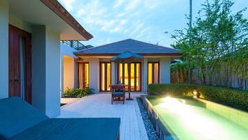 Family Pool villa | In-room safe, desk