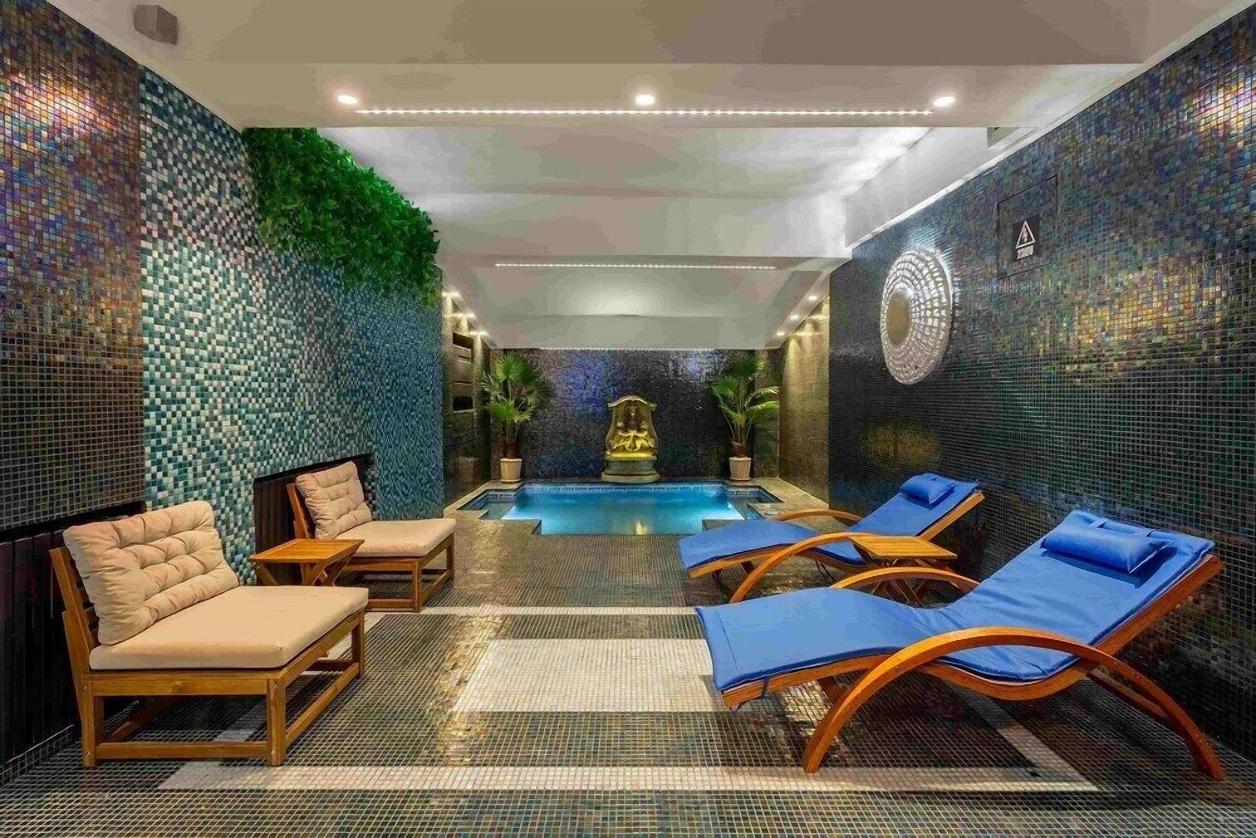 Behandlingsrum för par, massage med varma stenar och reflexologi