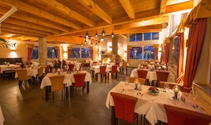 2 restaurants, international cuisine - Interstar (Saalbach-Hinterglemm)