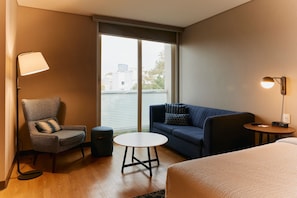 Superior Room, 1 King Bed with Sofa bed, City View | Premium bedding, down comforters, Select Comfort beds, in-room safe - Four Points by Sheraton Mexico City, Colonia Roma (Mexico City)