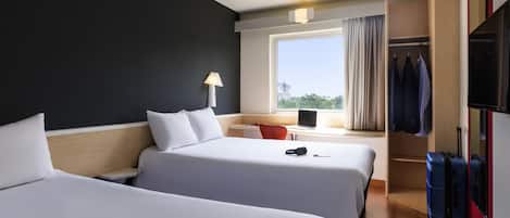 Double Room, 2 Double Beds | Desk, blackout drapes, free WiFi, bed sheets