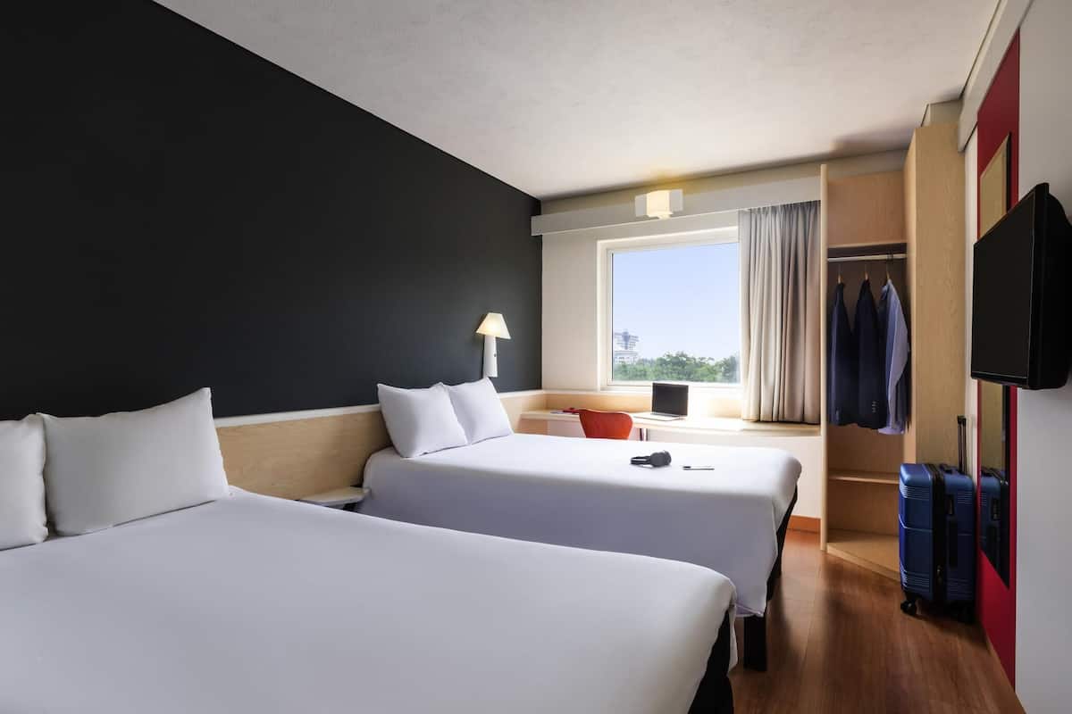 Double Room, 2 Double Beds | Desk, blackout drapes, free WiFi, bed sheets