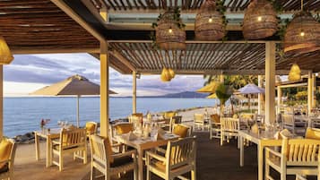 6 Restaurants; FrĂŒhstĂŒck, Mittagessen und Abendessen werden serviert