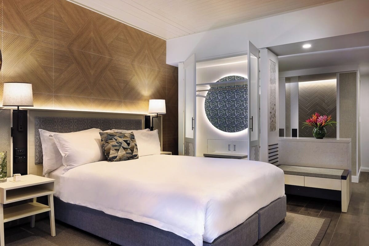 premium bedding, in-room safe, desk, free wifi