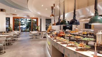 6 restaurants, serveren ontbijt