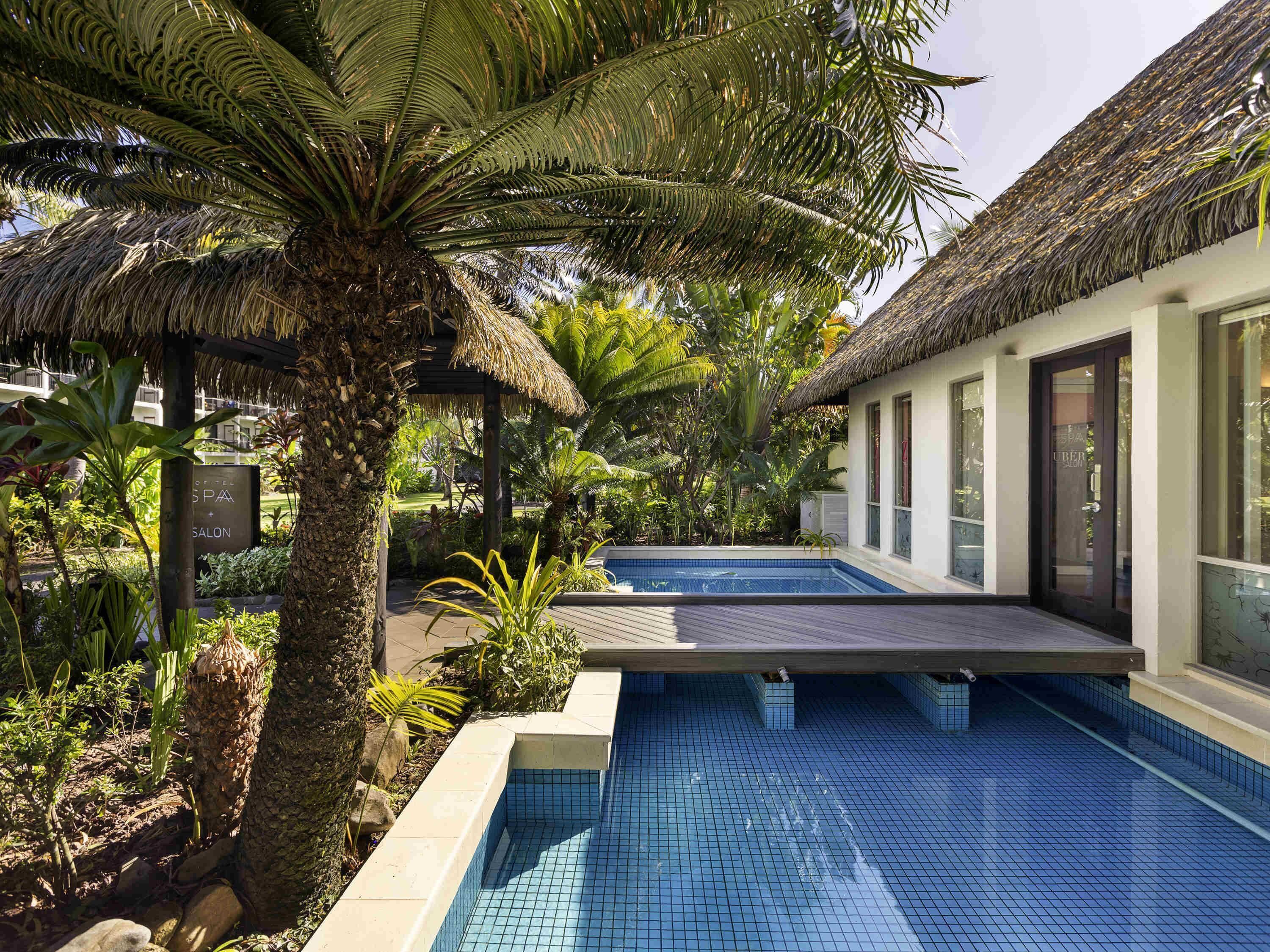Couples treatment room(s), hot tub, body treatments, aromatherapy