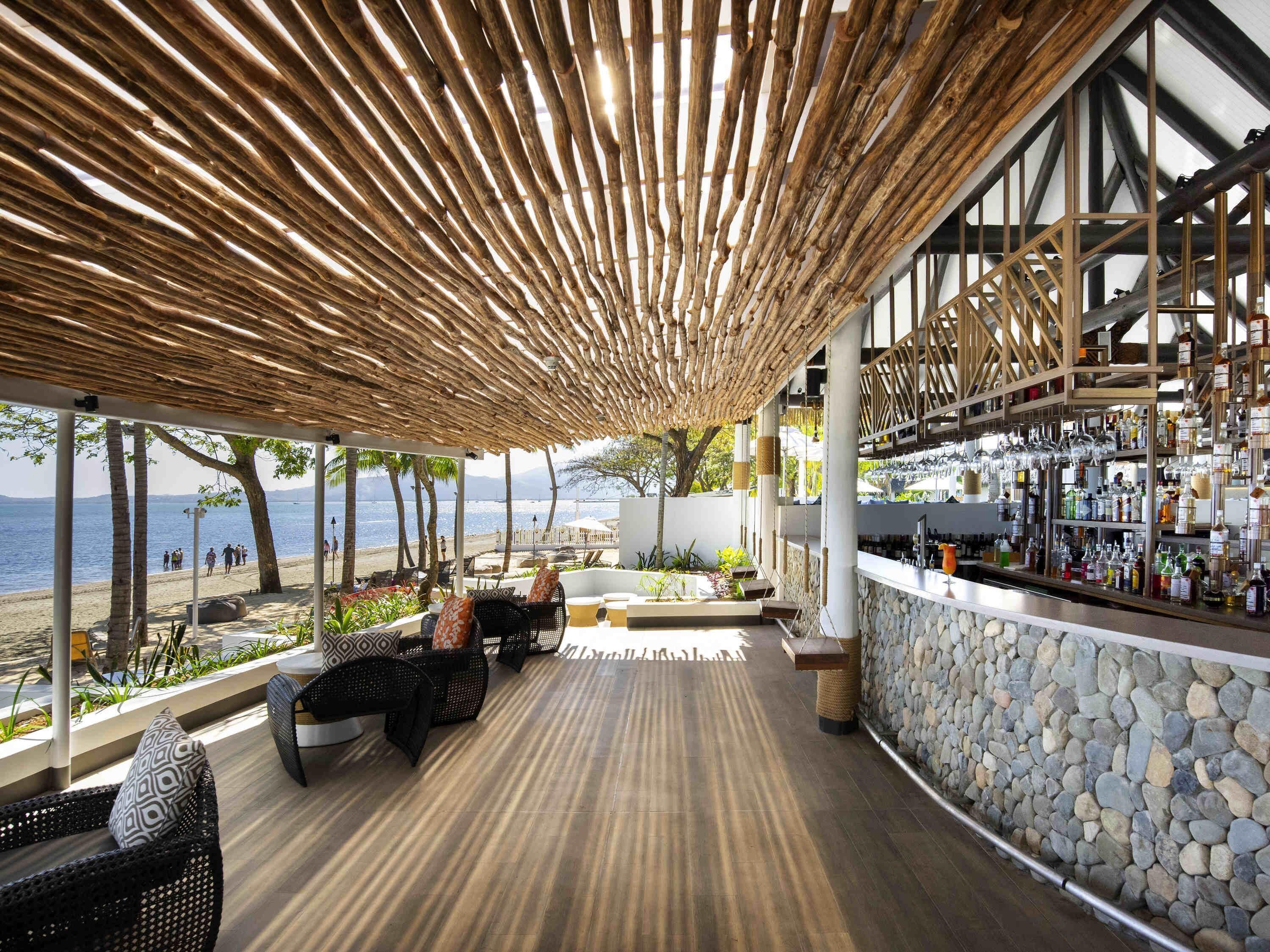 4 bars/lounges, 2 poolside bars, swim-up bar, beach bar