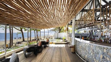 4 bars/lounges, 2 poolside bars, swim-up bar, beach bar