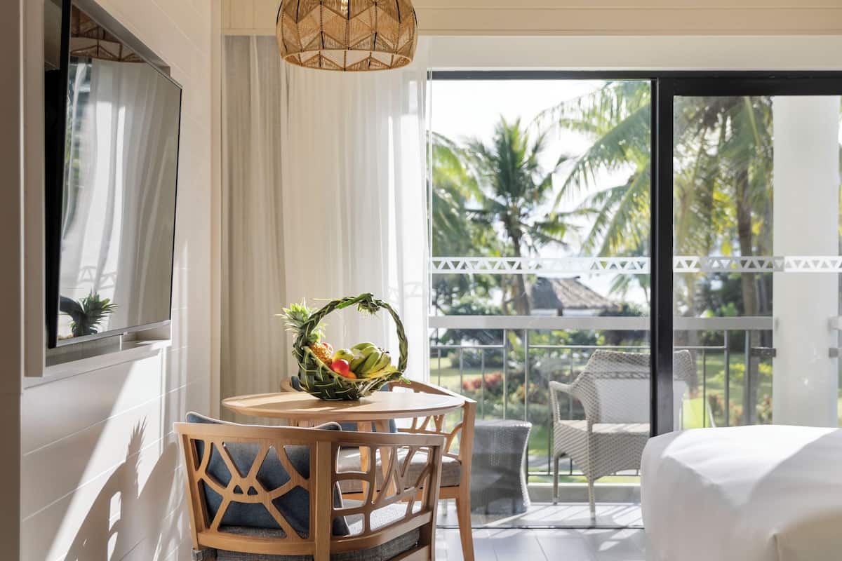 premium bedding, in-room safe, desk, free wifi