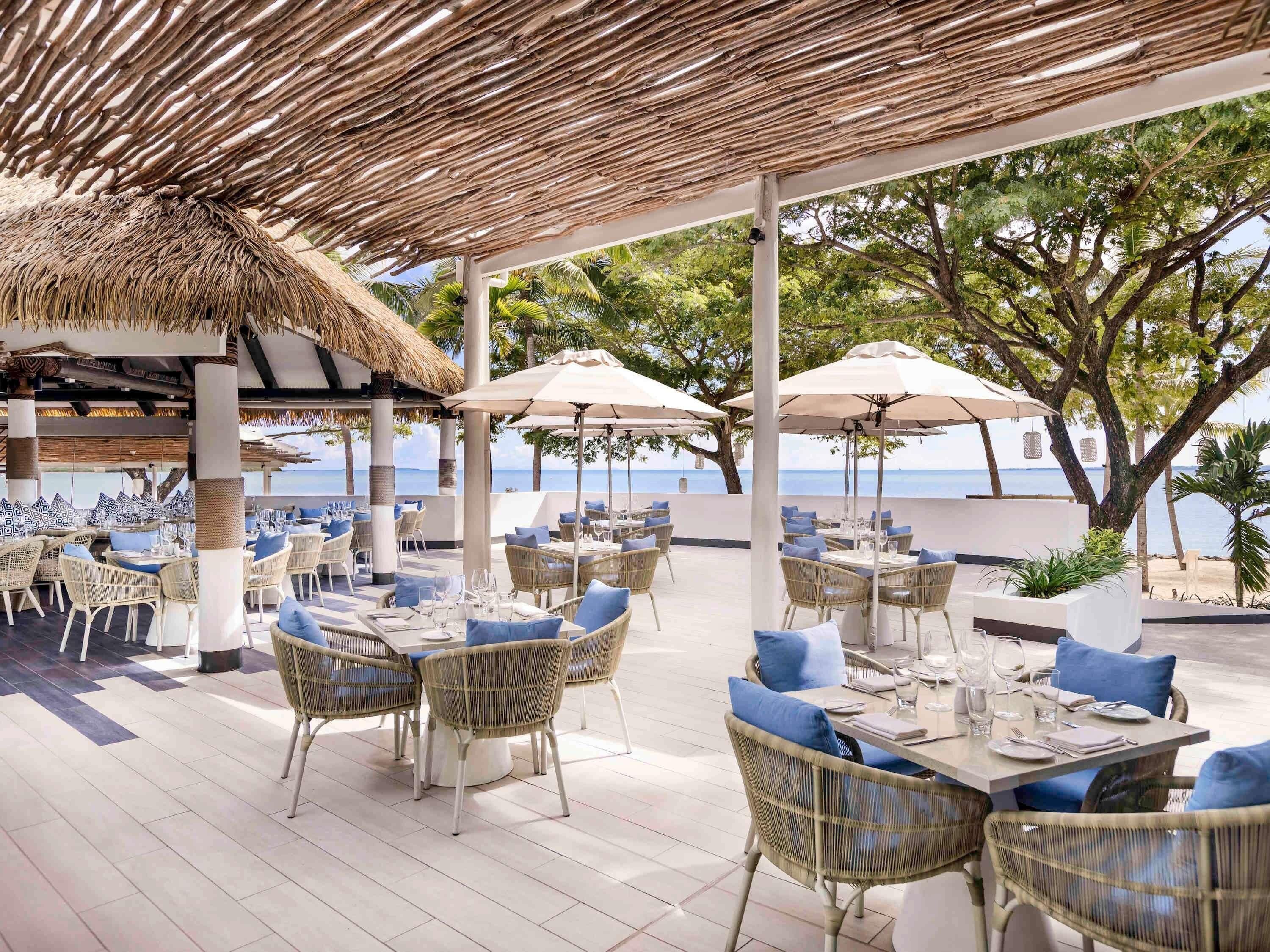 6 restaurants; breakfast, lunch, dinner, and brunch served