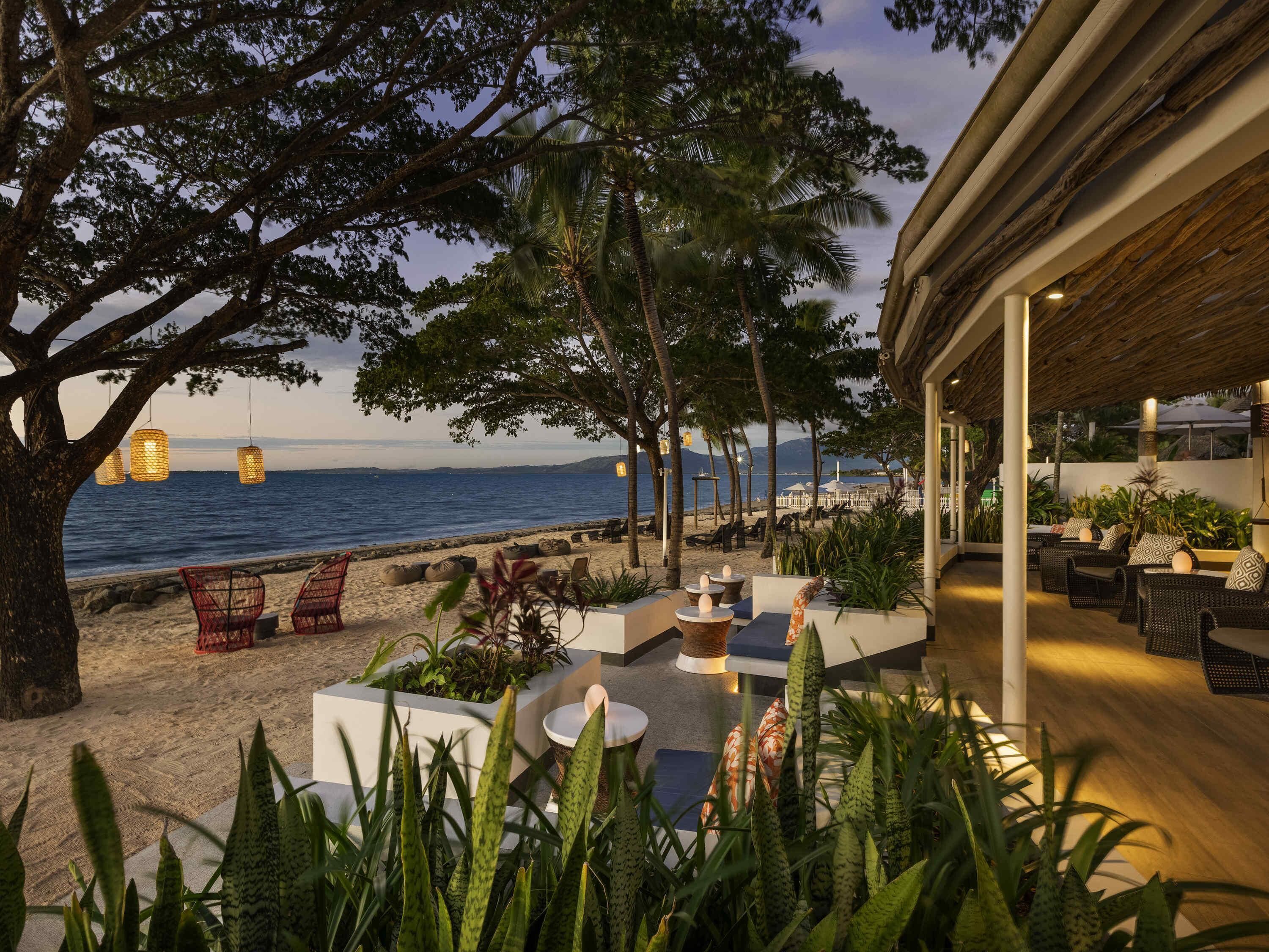 4 bars/lounges, 2 poolside bars, swim-up bar, beach bar