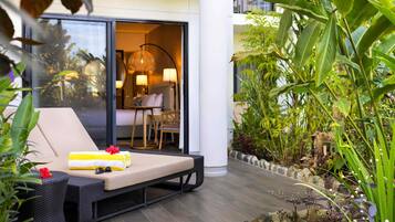 Habitación de lujo, 1 cama King size (Beach Club Plus Access) | Vista al jardín