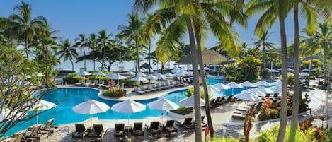 2 piscines extérieures, cabanons gratuits, parasols de plage