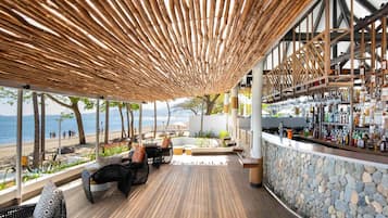 4 bars/lounges, 2 poolside bars, swim-up bar, beach bar
