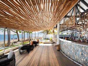 4 bars/lounges, 2 poolside bars, swim-up bar, beach bar