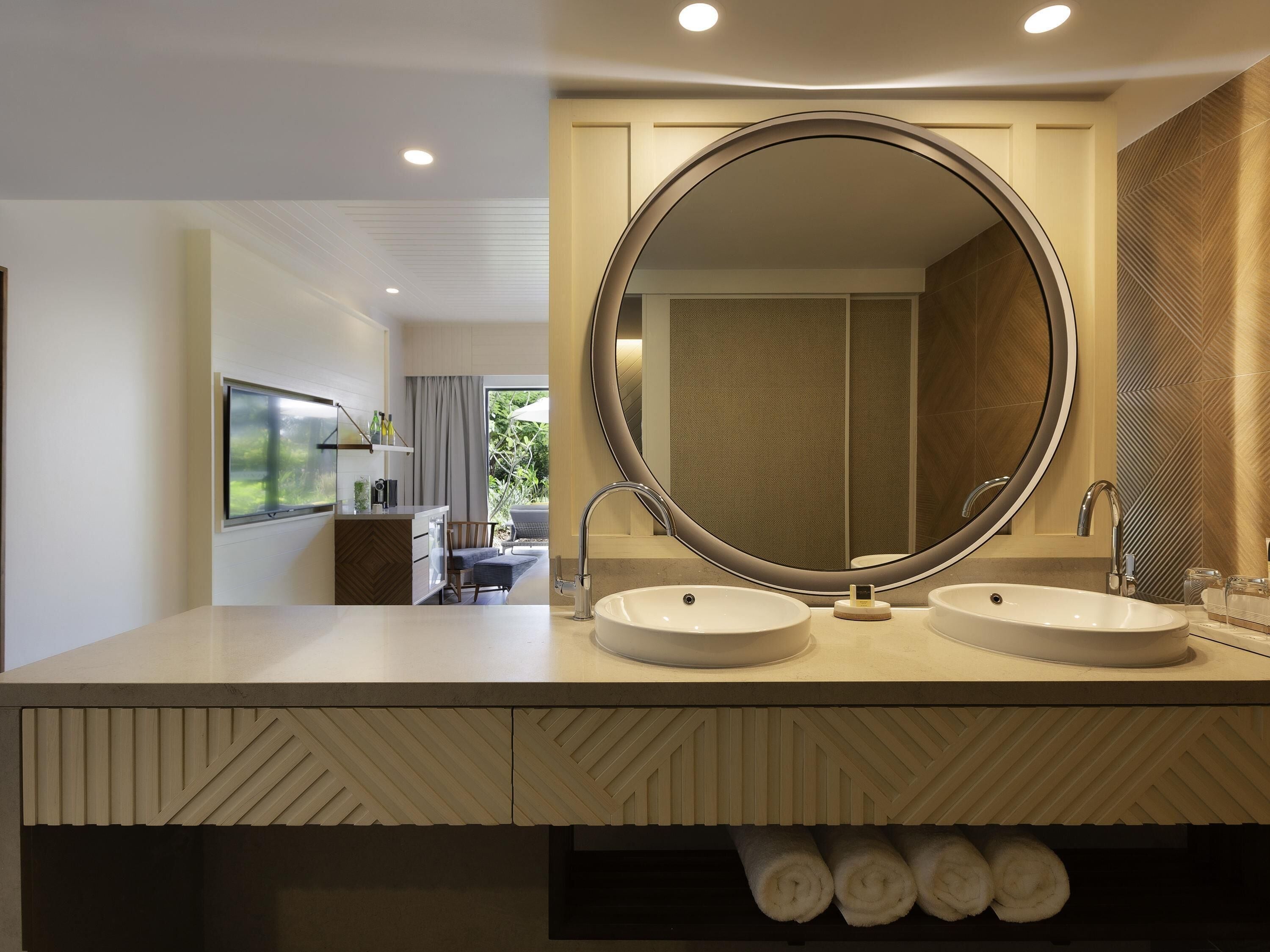 Chambre Luxe, 1 très grand lit (Beach Club Plus Access)