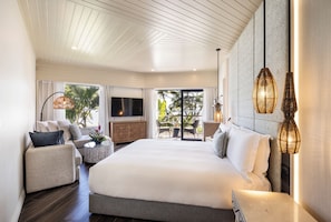 Suite, 1 King Bed | Premium bedding, in-room safe, desk, free WiFi