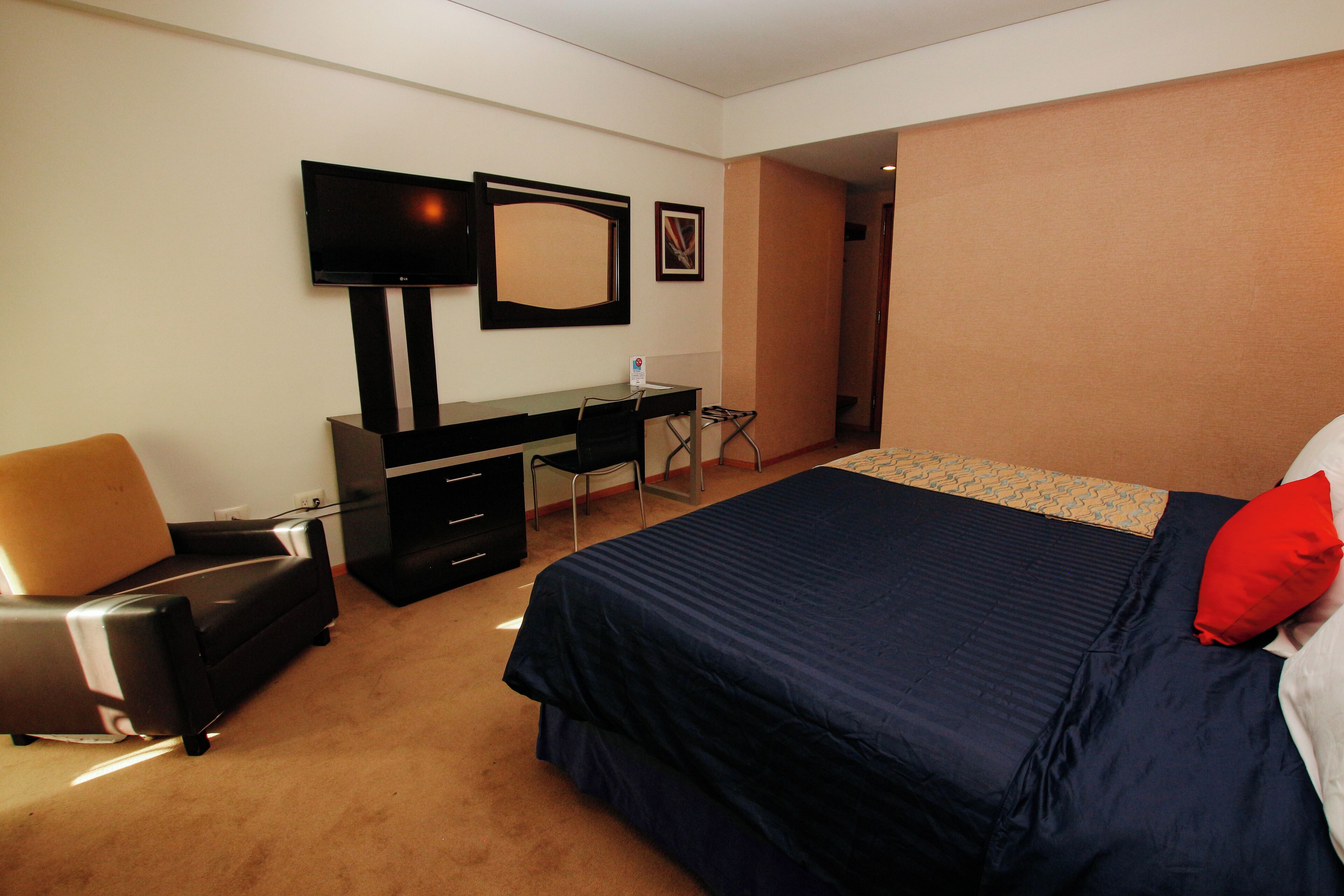 executive room | down duvets, desk, blackout curtains, free wifi